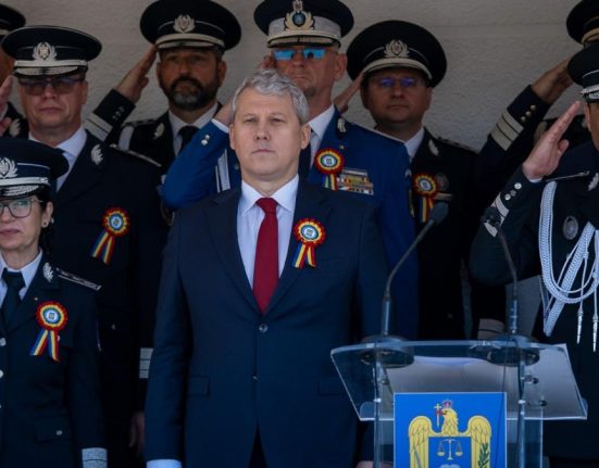 Predoiu mesaj pentru absolventii promotiei Constantin Brancusi de la Academia de Politie Sa