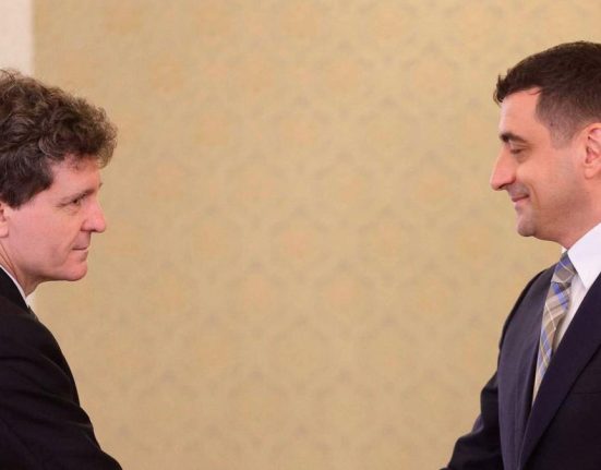 Simion ii cere lui Nicusor Dan sa numeasca un premier imediat
