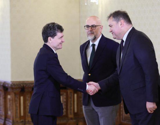 UDMR indeamna partidele sa renunte la orgolii Cseke Attila Nu este vorba de iubire Putem