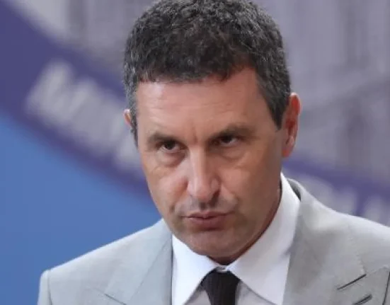 Grindeanu nu poate fi premier fără UDMR. Manda: E greu să strângi 233 de voturi