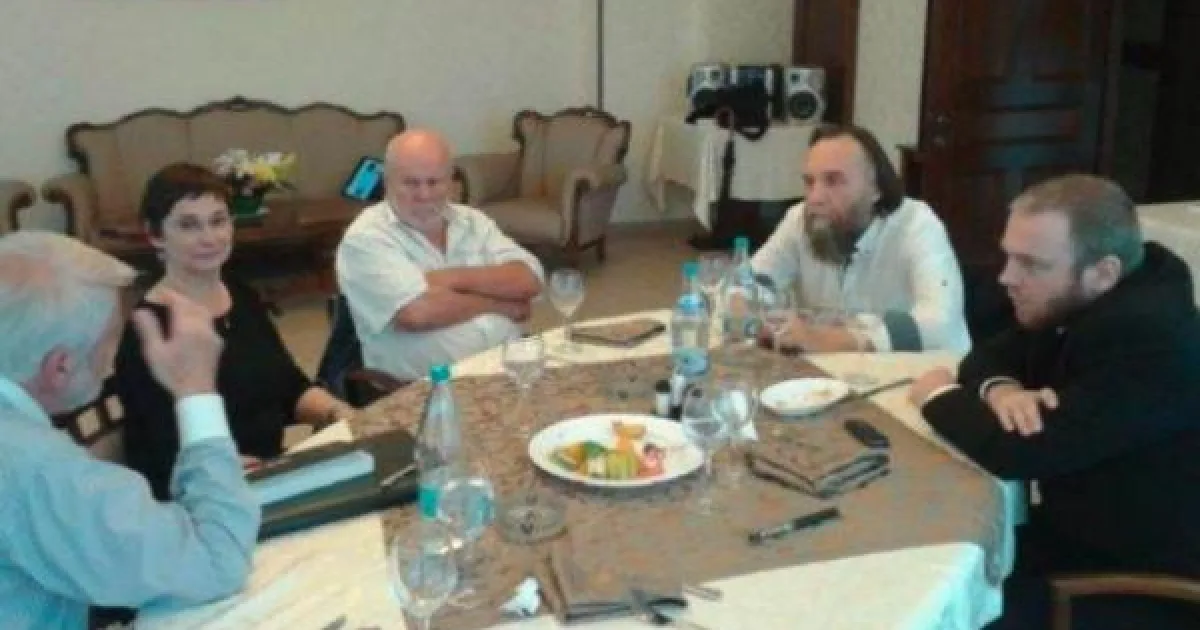 Imagini cu vilele lui Călin Georgescu din Austria. Soția sa avea cabinet în castelul vecin 1 Imagini cu vilele lui Călin Georgescu din Austria. Soția sa avea cabinet în castelul vecin