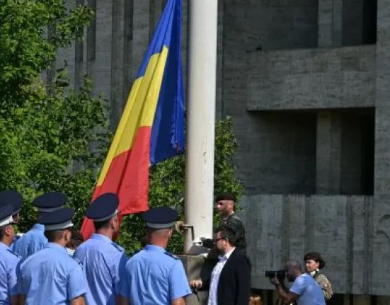 Primele poze din avionul cu politicieni și magistrați spre Mykonos. Cine e autorul