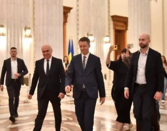 Reformă în pensii și ajutoare sociale. Ce propune guvernul Mureșan