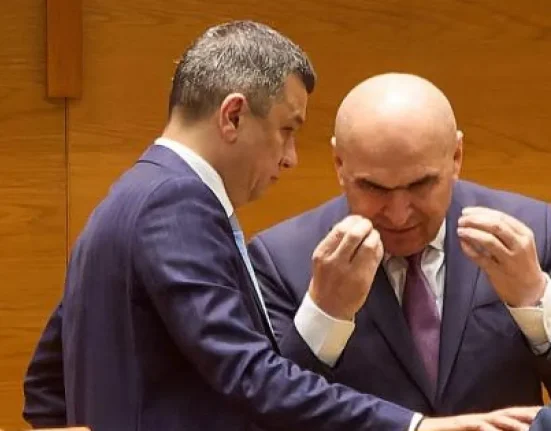 Sondaj: AUR conduce în intenția de vot. PSD crește, PNL și USR pierd