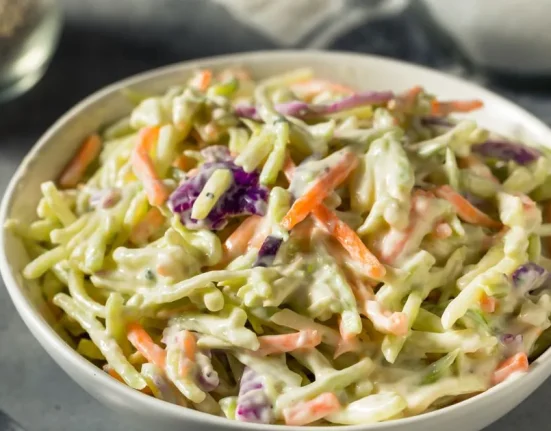 Trucul pentru Coleslaw să nu lase apă, înainte de dressing