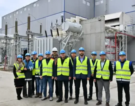 Balcoanele închise fără autorizație: ministrul Dezvoltării cere modificarea legii