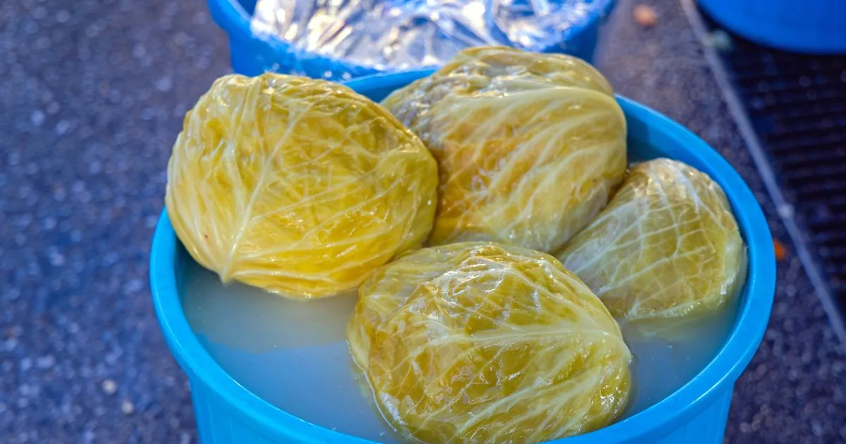 Cât timp vânturi varza murată să reziste toată iarna. Trucul pentru zeamă limpede