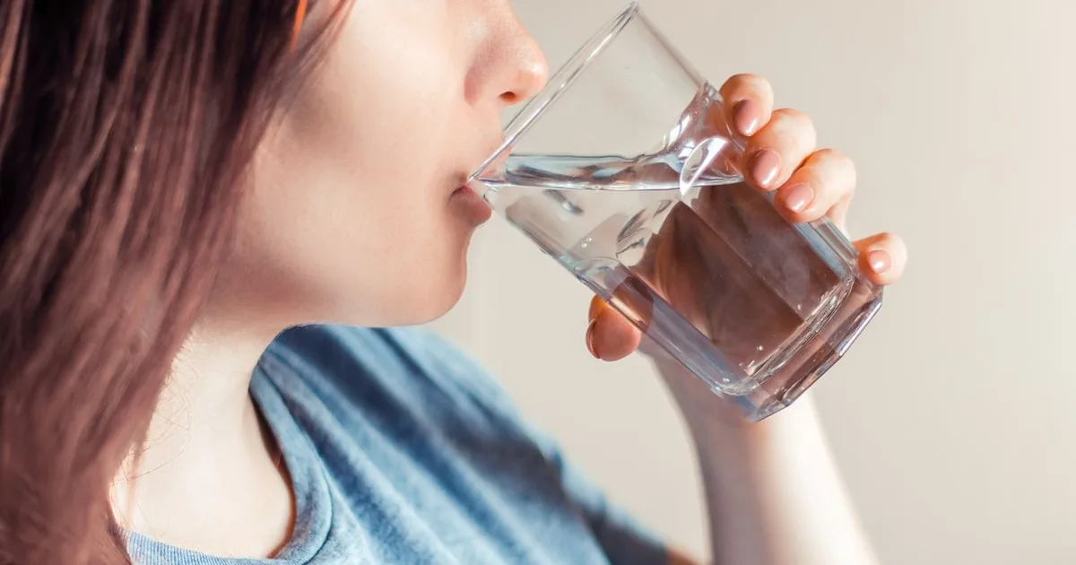 Câtă apă să bei pe timp rece. Eroarea frecventă a multora 1 Câtă apă să bei pe timp rece. Eroarea frecventă a multora