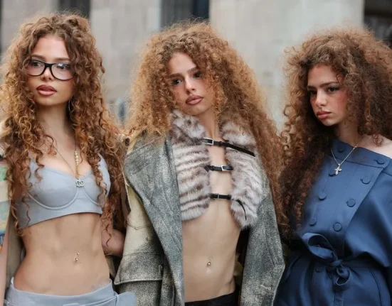 Dacă le vezi împreună, par triplete. Surorile Kalogeras, noul fenomen de pe internet