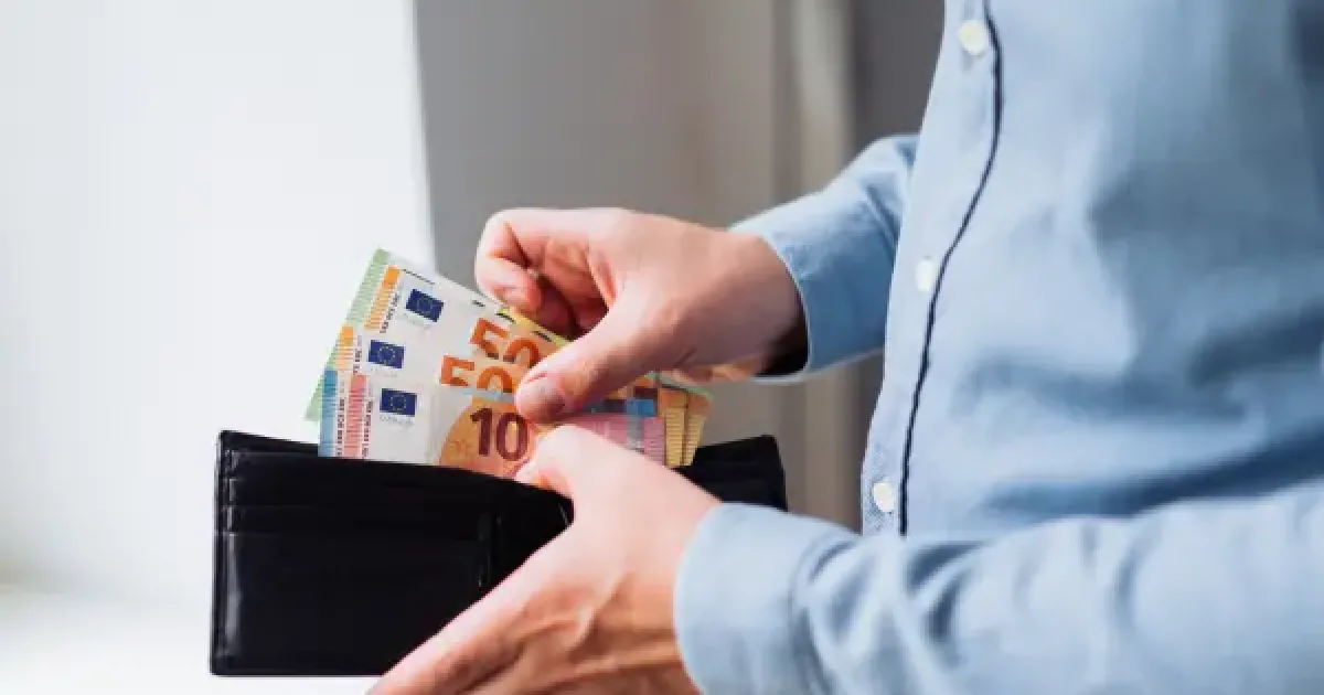 Lavinia Șandru îl întreabă pe ministrul Finanțelor când dă socoteală pentru taxe 1 Lavinia Șandru îl întreabă pe ministrul Finanțelor când dă socoteală pentru taxe