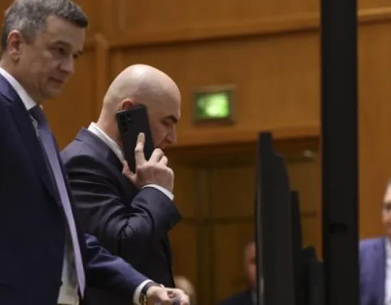 Liderii partidelor anunță dacă votează Guvernul Niculescu