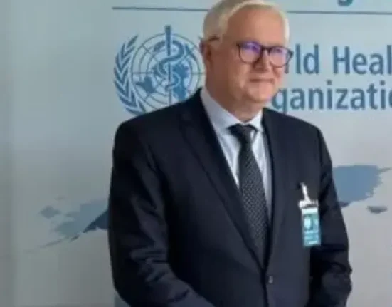 Luca Niculescu convoacă ședință de urgență la Guvern după atacurile din școli