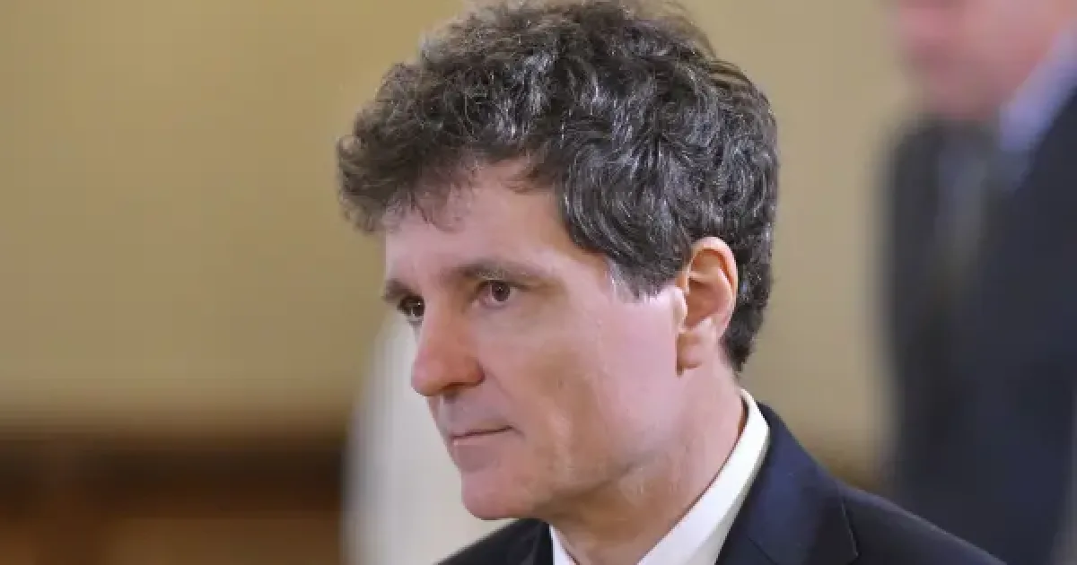 Luca Niculescu, discuții cu ambasadorul SUA despre înzestrarea armatei 1 Luca Niculescu, discuții cu ambasadorul SUA despre înzestrarea armatei