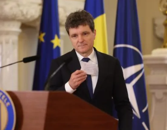 Nicușor Dan contestă la CCR legea care face din Voluntari municipiu