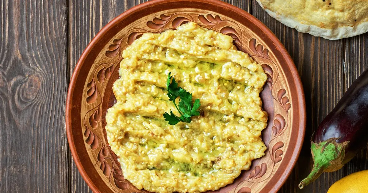 Salată de vinete dietetică. Trucul simplu care o face cremoasă, fără mult ulei