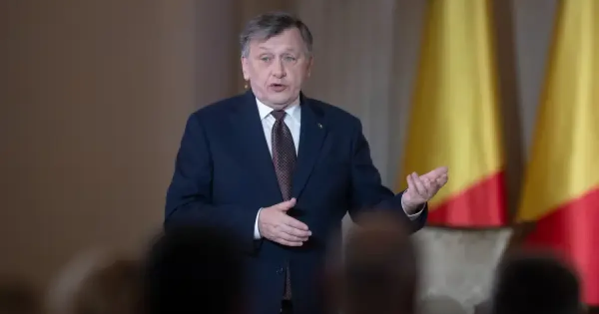 Simion, după instalarea Guvernului Niculescu: „Capul sus, români! Nu ne lasă Dumnezeu”