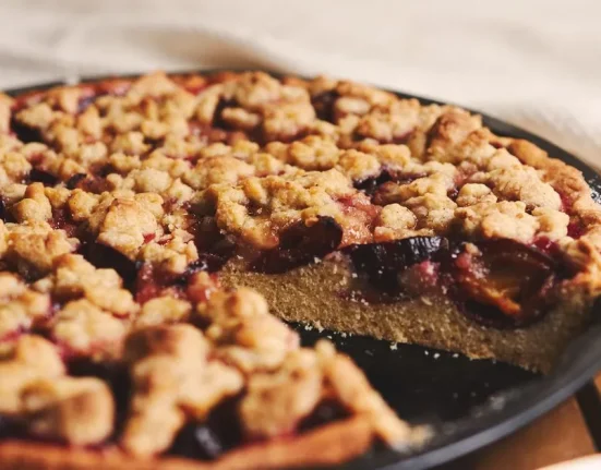 Streusel cu prune: desertul german perfect din 7 ingrediente